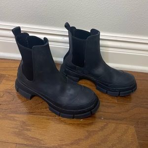 Blondo Black Waterproof Lug Sole Rubber Ankle Boots Size 9